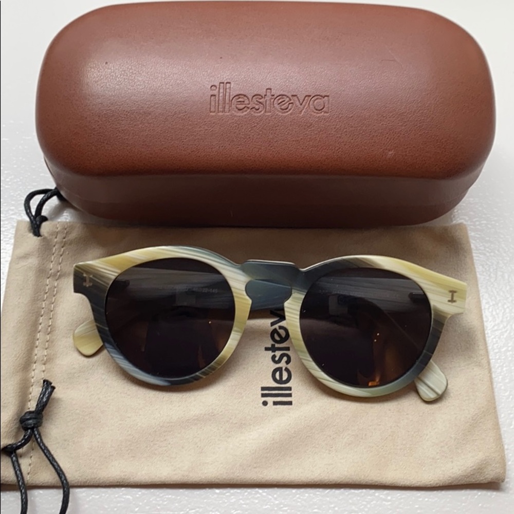 illestiva Printed Leonard Sunglasses